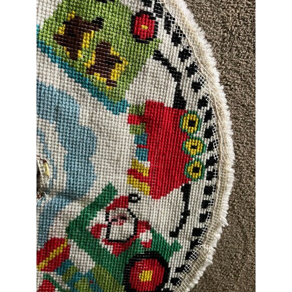 Vintage 1980's Handmade Hooked Christmas Tree Rug In A Choo Choo Train Pattern - Picture 8 of 9